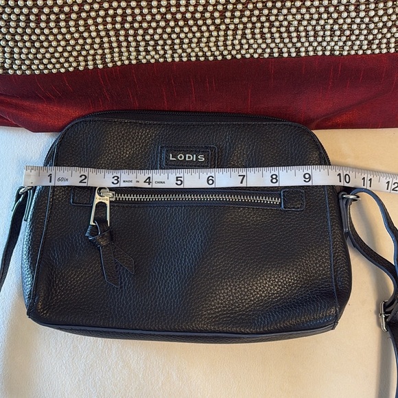 Lodis CHARLOTTE Black genuine pebble leather Crossbody Bag zipper closure - Picture 12 of 14